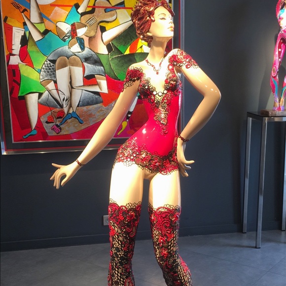 Meet your Posher, Tera - Picture 2 of 2